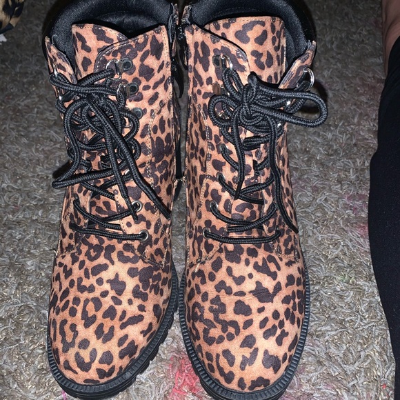 Torrid cheetah boots - Picture 2 of 4